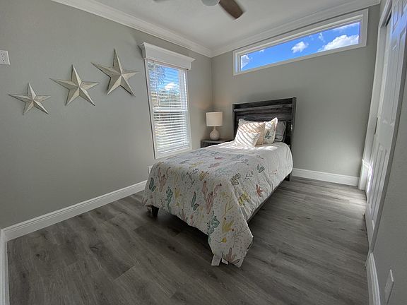3rd image of 12087 Lakeshore Way