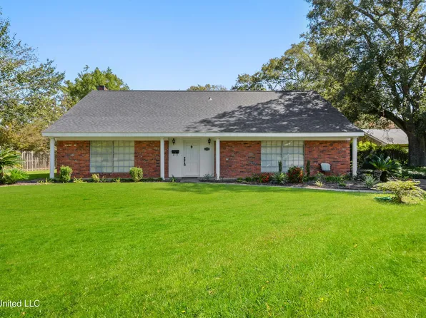 1710 Bates St, Pascagoula, MS 39581