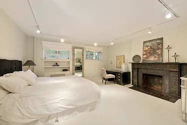 Rented by Nest Seekers International