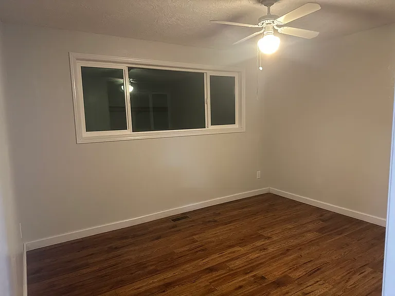 215 Brandywine Ct — Photo 8