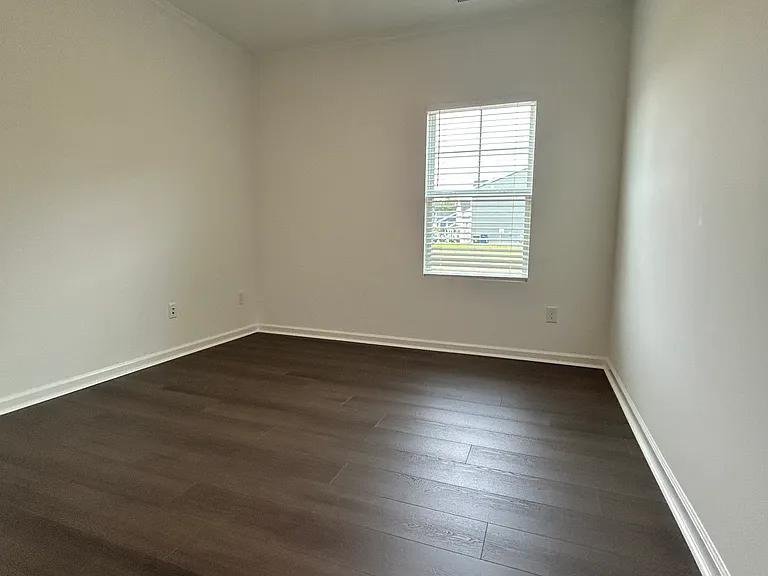 151 Hanover Dr — Photo 16