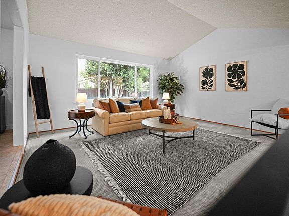 4th image of 1775 Elmhurst Ln