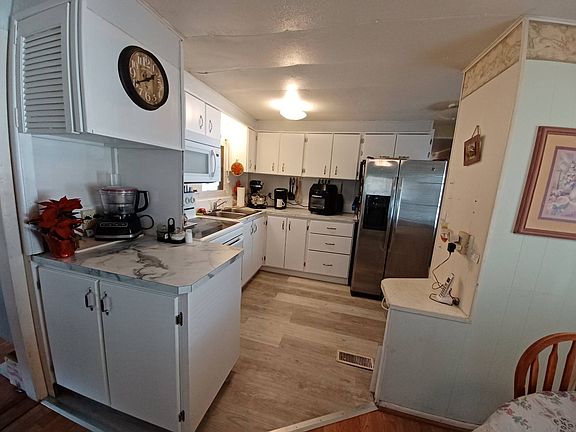 3rd image of 10560 1st St N