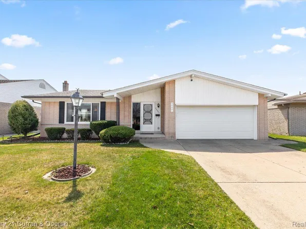 26441 Wilson Dr, Dearborn Heights, MI 48127