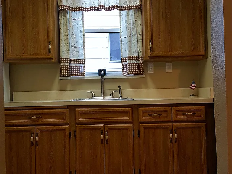 1629 Poplar St — Photo 8