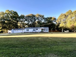 102 Whispering Oaks St, Summertown, TN 38483