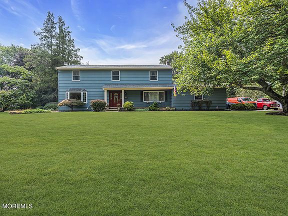 3rd image of 187 Coachman Drive N