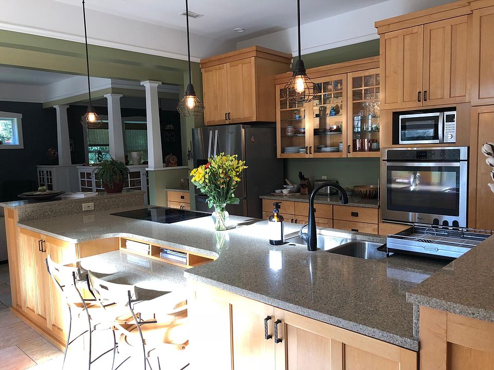 Stunning kitchen for the chef that wants to enjoy cooking wh