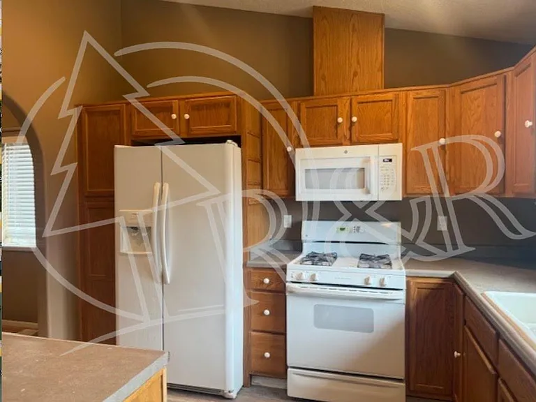 1576 Iron Horse Rd — Photo 4