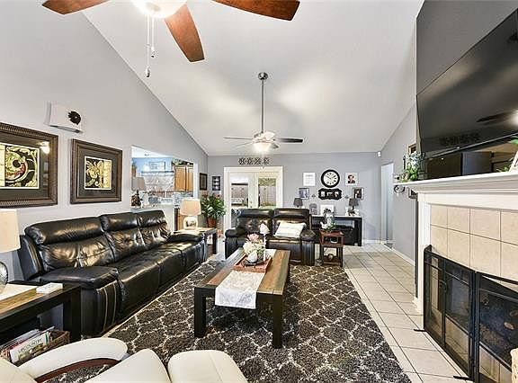 4th image of 3617 Devereaux Ct