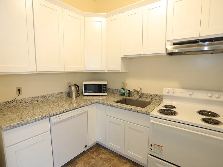 615 Alpha Ct #A — Photo 8