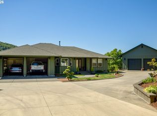 3952 Del Rio Rd, Roseburg, OR 97471