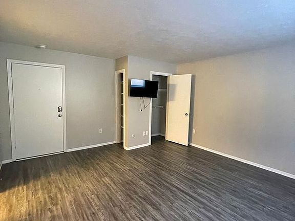 5th image of 101 E 14th Ave APT J