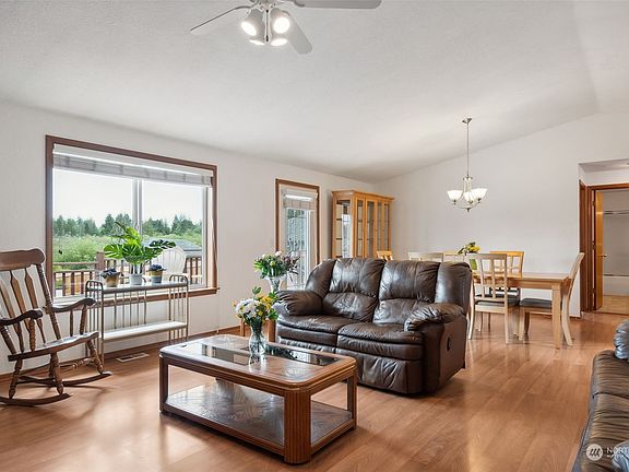 4th image of 6206 Hickory Court SE