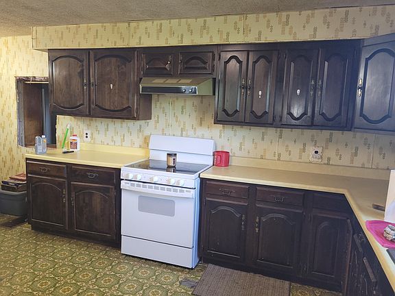 5th image of 1075 Arney Rd