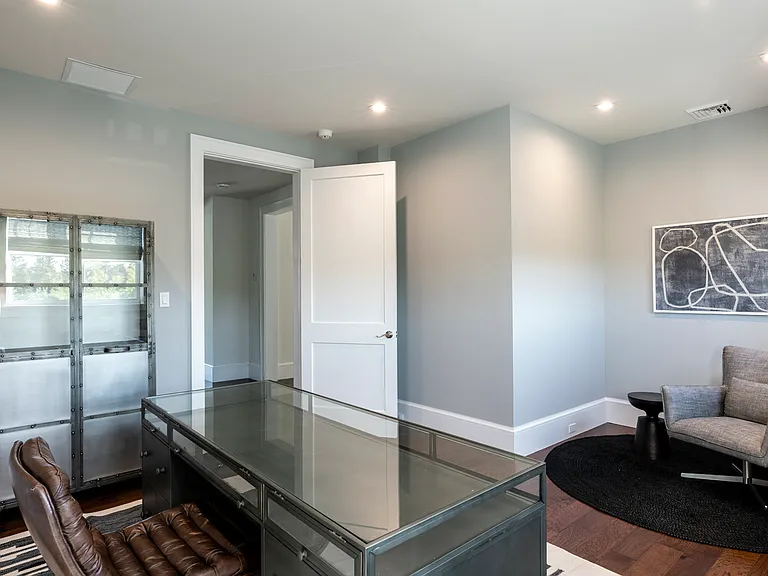 127 Greenleaf Ln — Photo 16