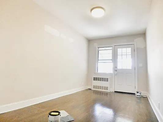 Rented by MAC Realty NY | media 51