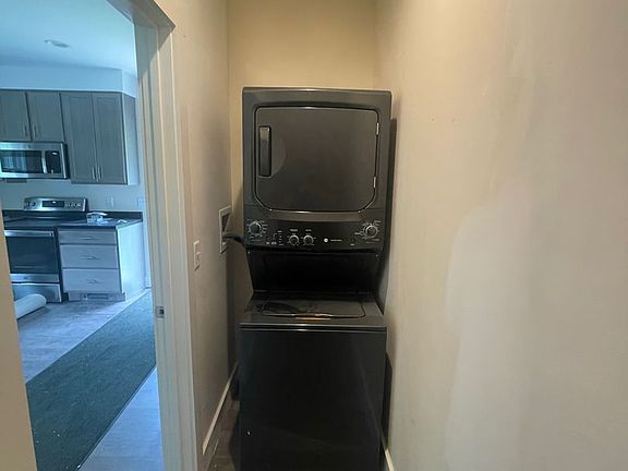 5th image of 2253 E Woodstock Rd #1