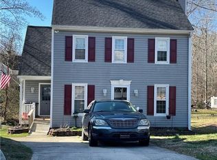 15 Gatehouse Ln, Greensboro, NC 27407