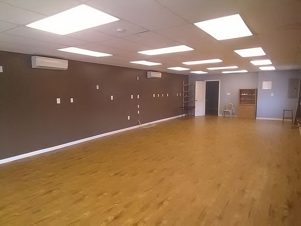 1st image of 863 High St #25W