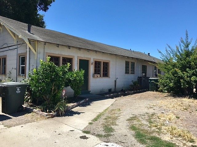 2nd image of 2338 Clarke Ave