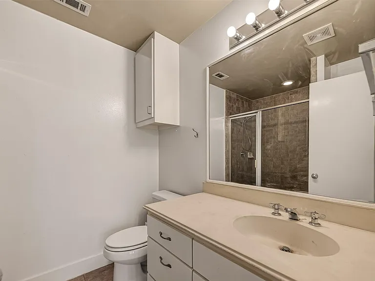 5941 S Loop E Fwy #104 — Photo 9