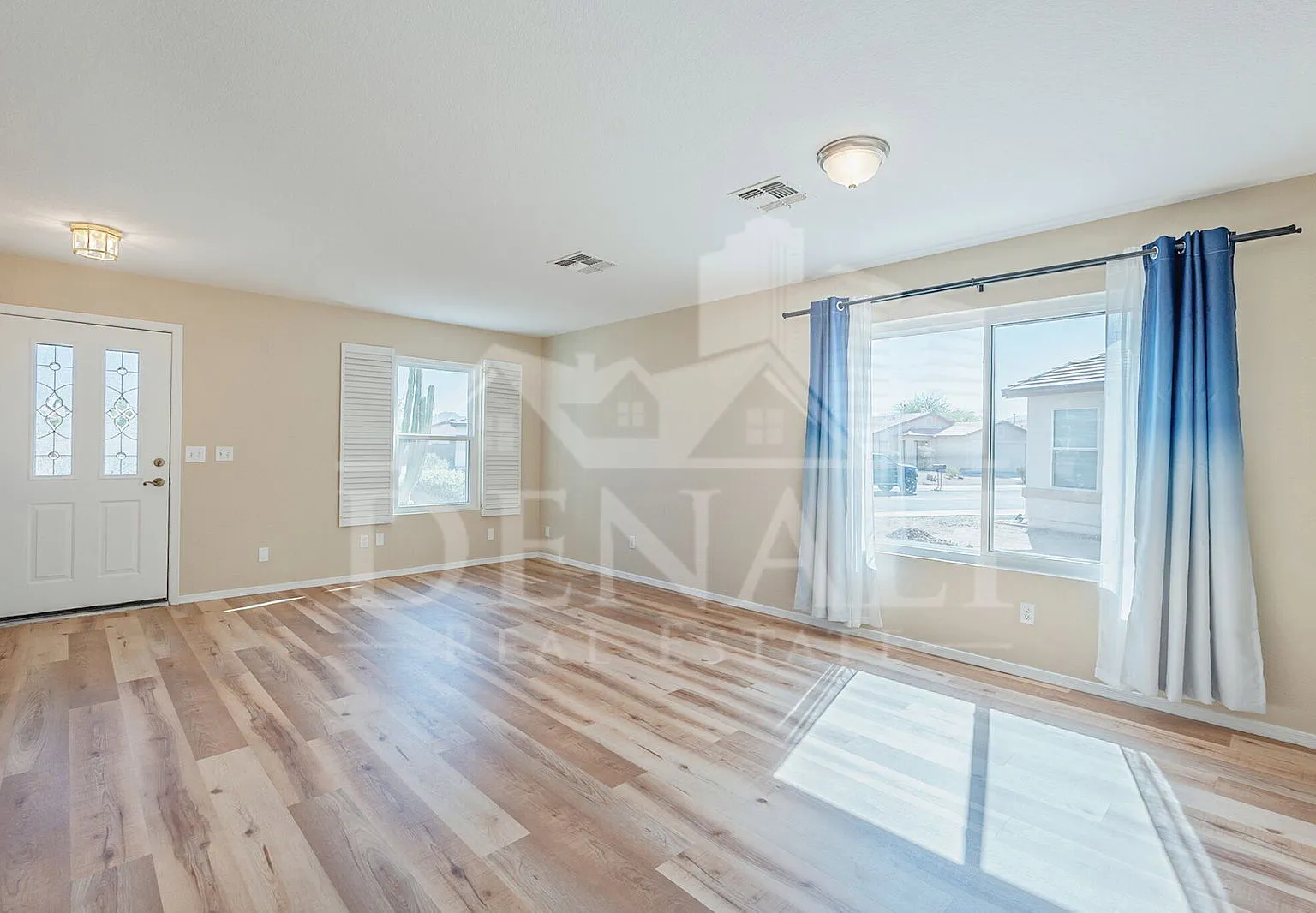 4 bed, 3.0 bath, 2609 sqft, $2,450 — Photo 4