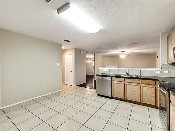 4th image of 1124 Junegrass Ln