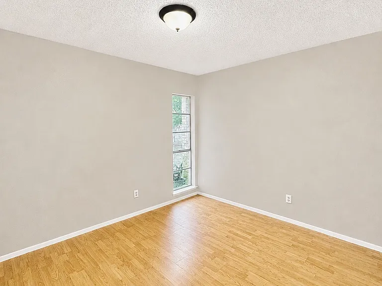 1409 Glacier Dr — Photo 15