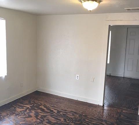2nd image of 2021 San Antonio St