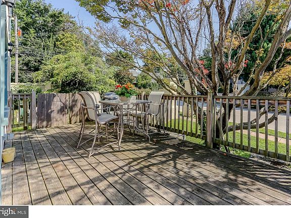 3rd image of 29 Hansen Ct