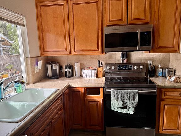 4th image of 17195 Birch Way