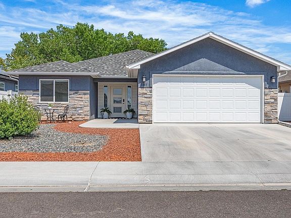 2nd image of 582 Redwing Ln