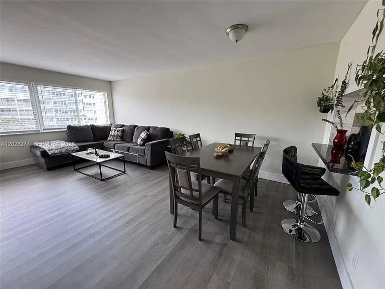 330 SE 2nd St #303H — Photo 2