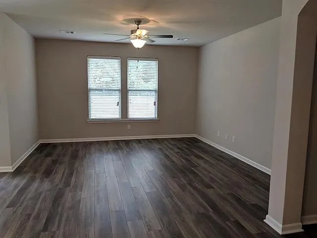 8194 Fairlane Dr — Photo 11