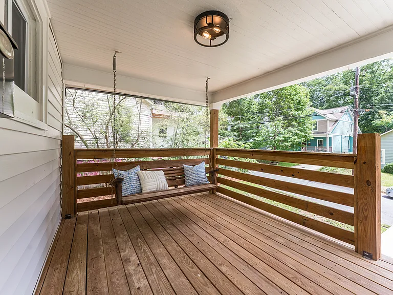 200 Lowry St NE — Photo 40
