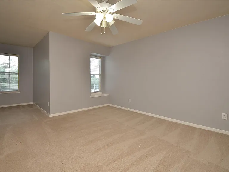 2707 Roaring Oaks Ln — Photo 25