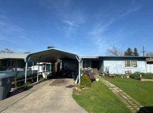 422 W F St, Dixon, CA 95620