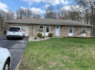 6848 Sarah St, Temperance, MI 48182