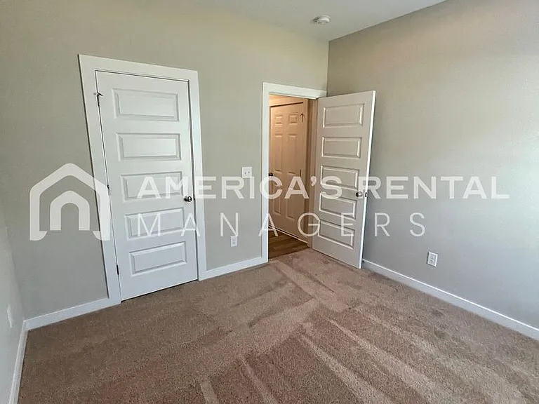 459 Troubadour Ln — Photo 21