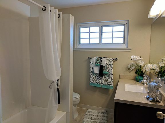 2nd image of 3639 Macgregor Ln #X