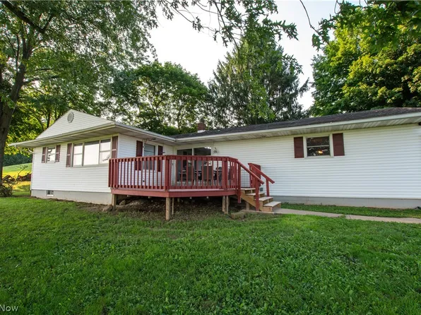 1757 Pleasant Valley Rd NE, New Philadelphia, OH 44663