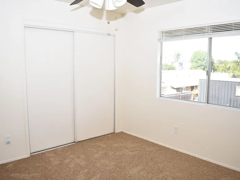 512-516 N Citrus Ave — Photo 24