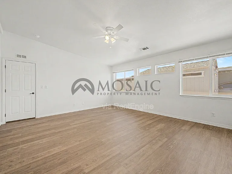1625 S 74th St — Photo 22