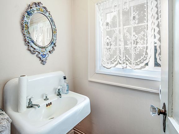 25 Milton Rd Rye, NY 10580(19of43).jpg