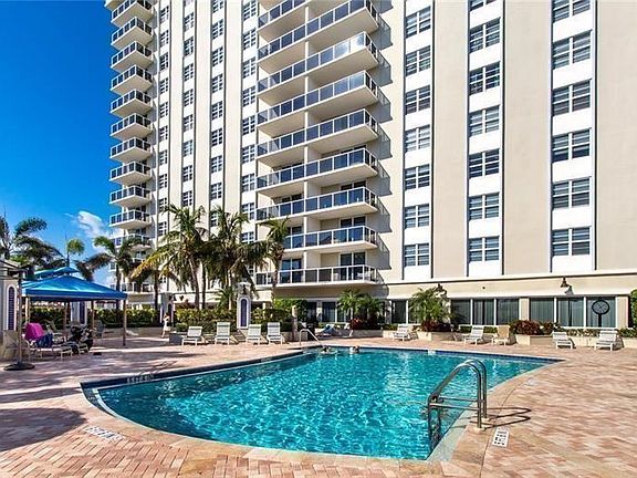 2nd image of 336 N Birch Road #3E