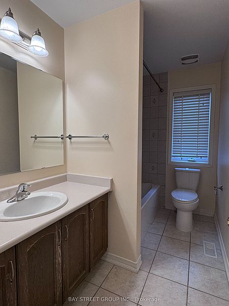 Burlington House for rent - 4 Bedrooms — photo 16