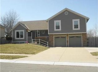 1428 SW Madison St, Lees Summit, MO 64081