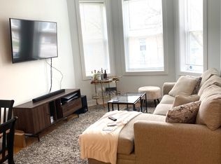 843 N Leavitt St #1F, Chicago, IL 60622