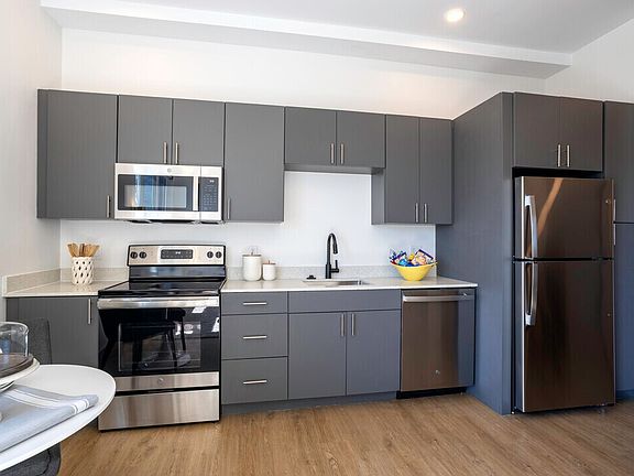 4th image of 260 Park Ave